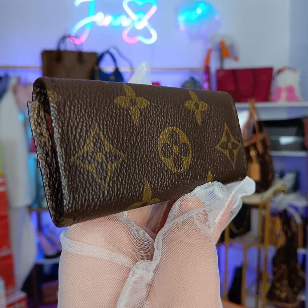 Louis Vuitton True Vintage Monogram Leather 4 ring Key Case Pouch - Picture 6 of 11